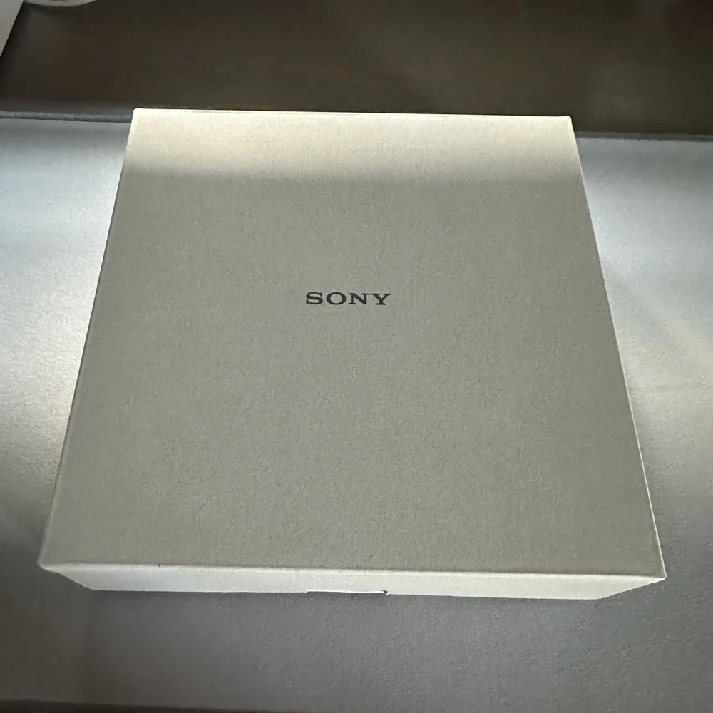 Sony Noise Canceling Headphones - Picture 4 of 7